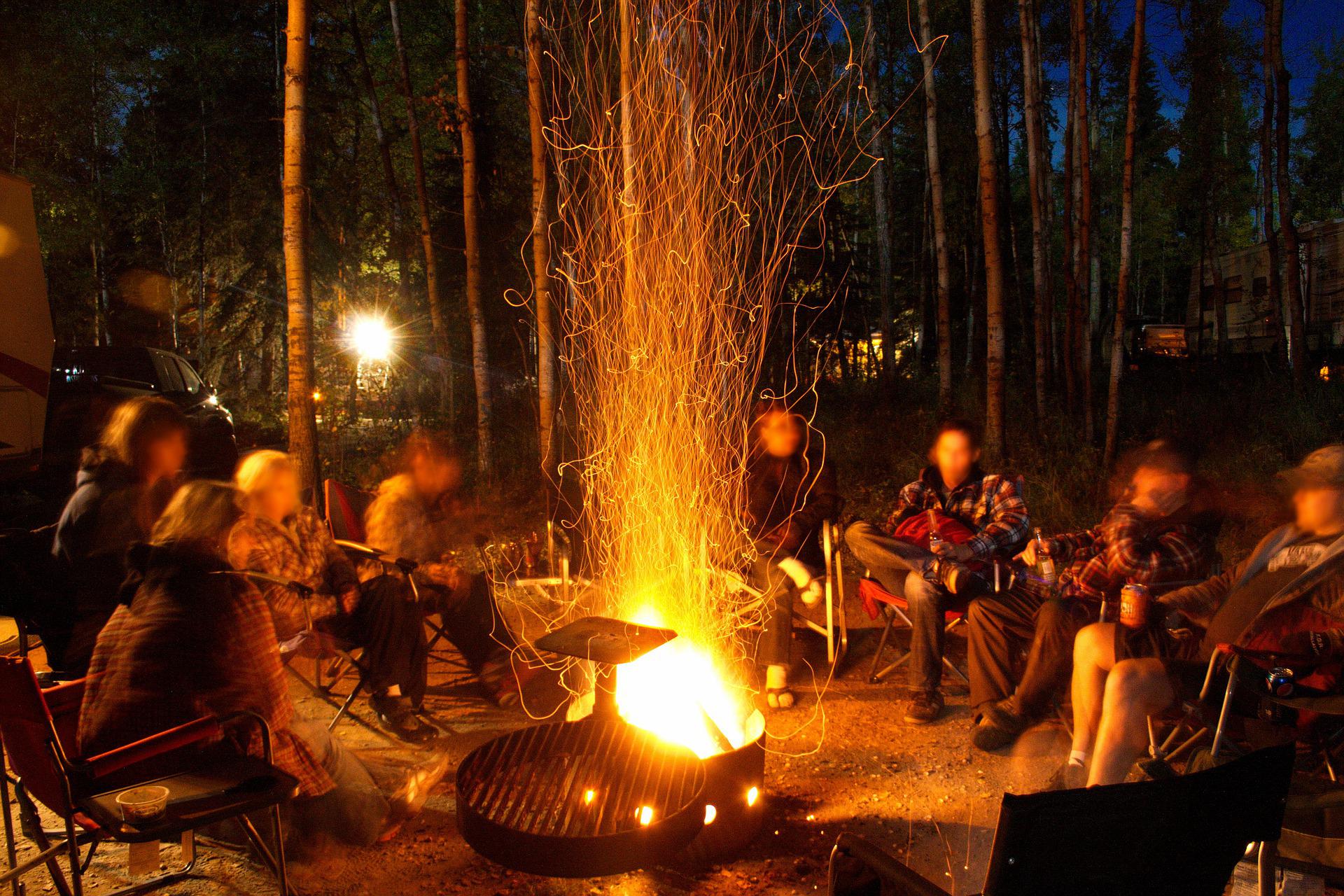 campfire-g2ae08de20_1920