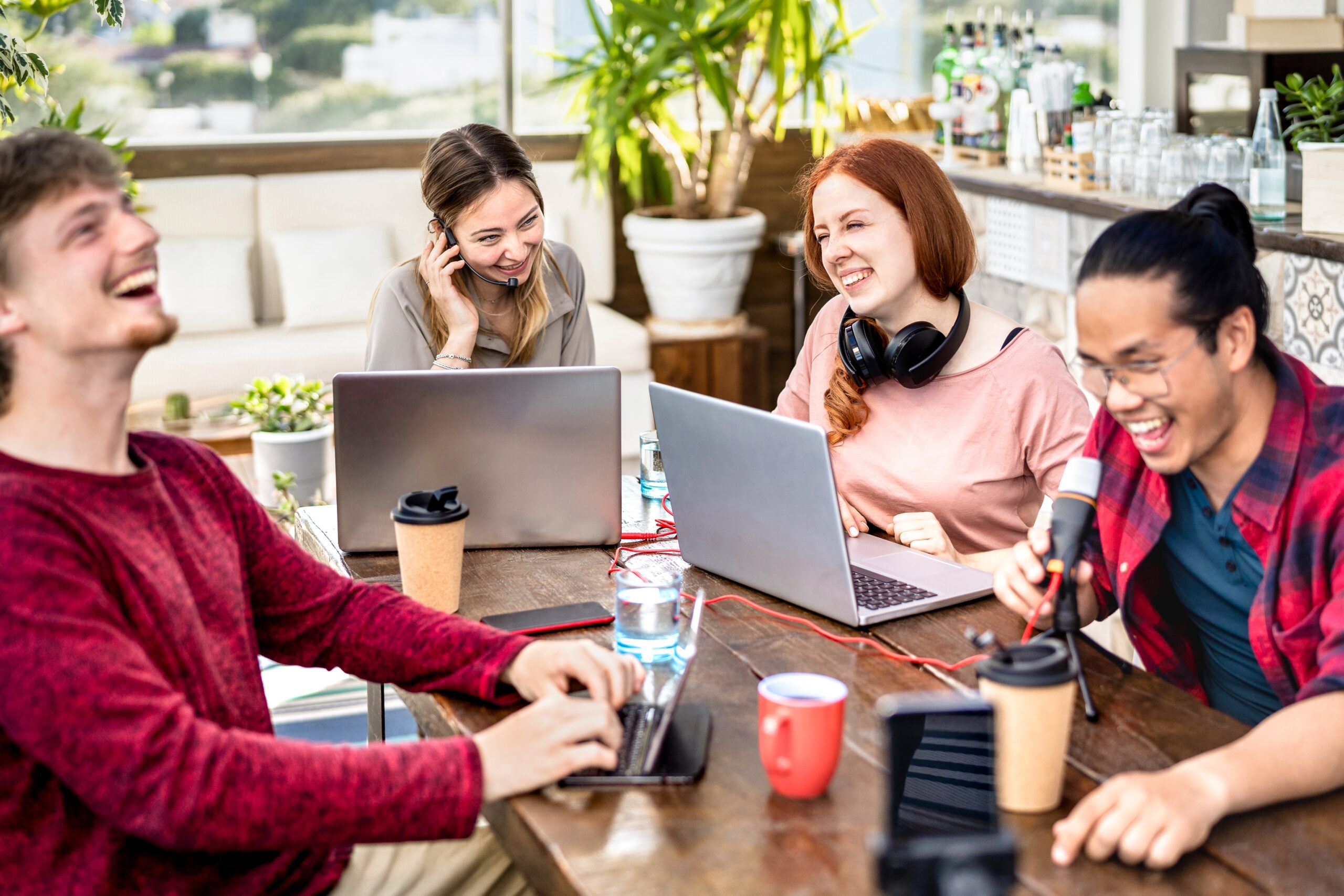 Digital,Native,Friends,Group,Sharing,Content,Speaking,On,Streaming,Platforms